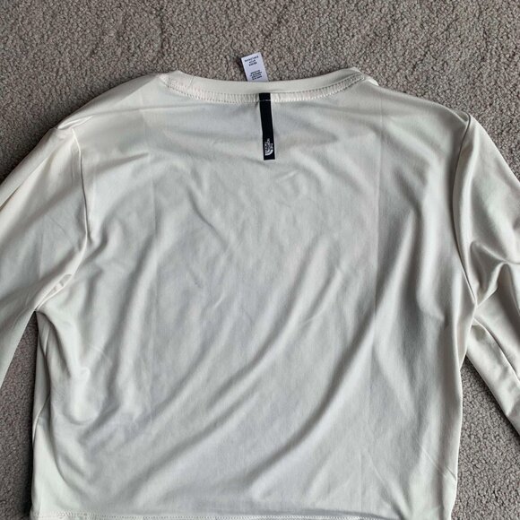 The North Face medium size crop top white/cream - Picture 9 of 10